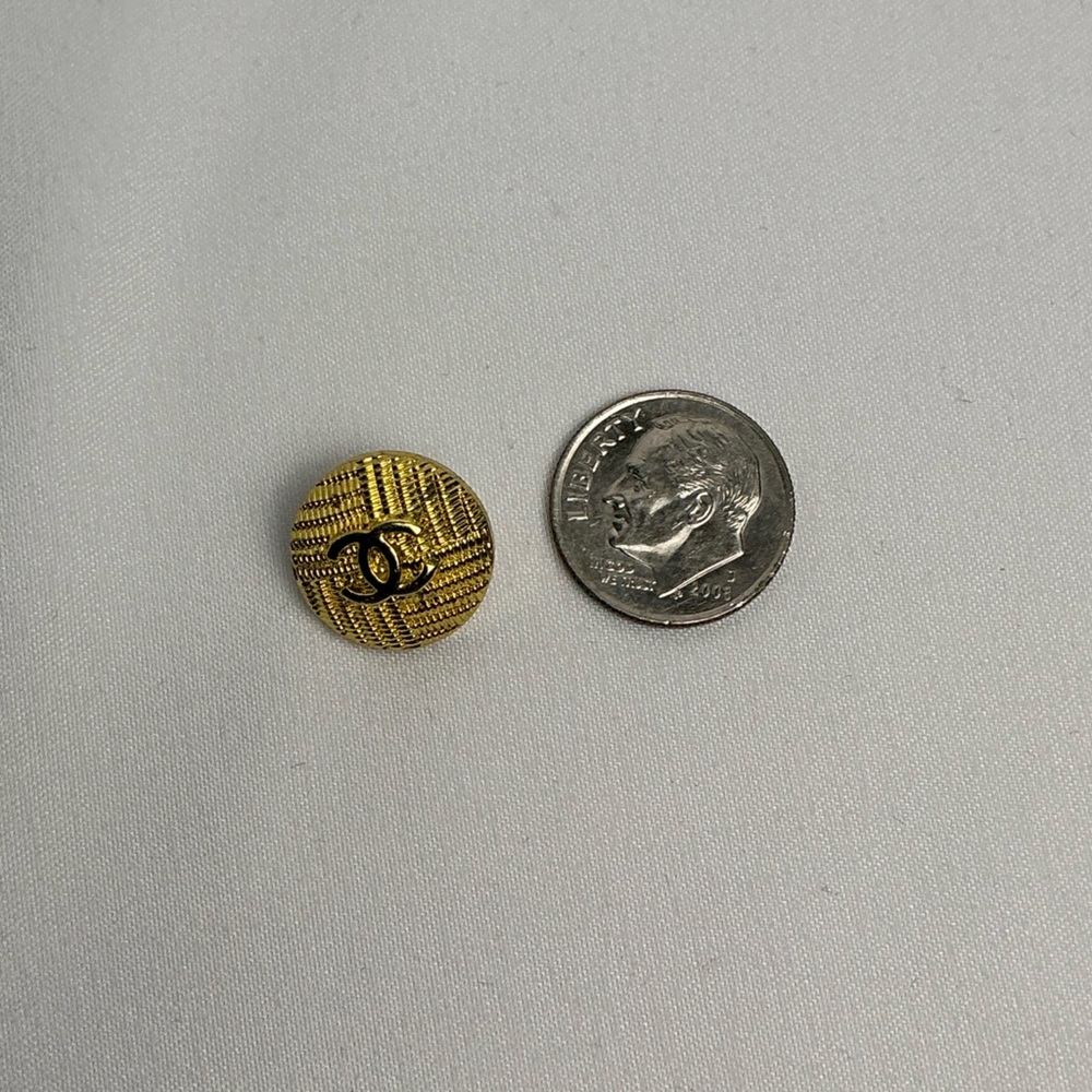 Chanel Gold Button - Picture 4 of 4